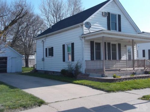 517 Buchanan St, Fountain Green, IL 62321-1306