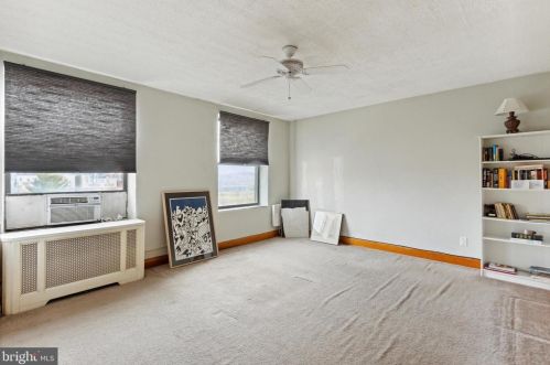 1204 10th St, Philadelphia PA 19147-5040 exterior