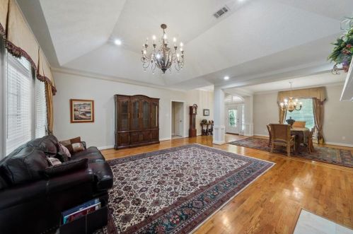 28 Wedgewood Blvd, Conroe TX  77304-1349 exterior