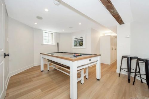 124 Havemeyer Pl, Greenwich CT  06830-6332 exterior