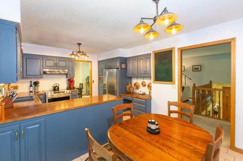 8731 Highwood Way, Saint Paul MN  55124-9455 exterior