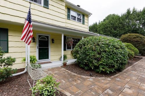 75 Old Town Farm Rd, Woodbury, CT 06798-2223