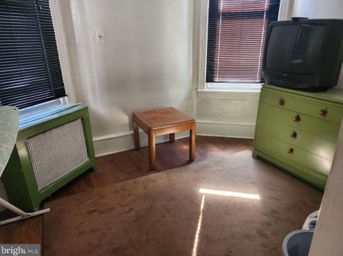 4937 11 St, Philadelphia PA 19112-1308 exterior