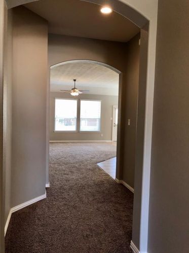 62 Hallmark Dr, Conroe TX  77304-1256 exterior