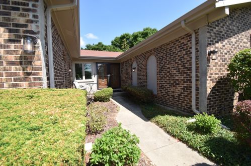 718 Peregrine Dr, Palatine, IL 60067-7008