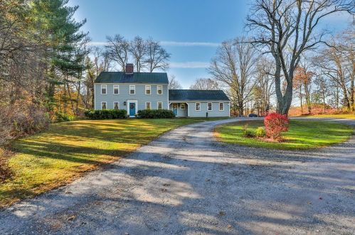 9 Oak Hill Dr, Amherst, NH 03031-2526