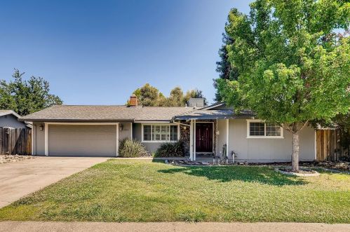 8913 Ramstad Ave, Fair Oaks, CA 95628-4035