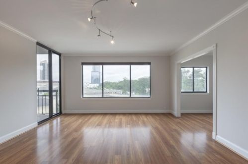 3481 Lakeside Dr, Atlanta GA  30326-1347 exterior