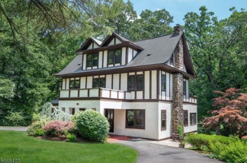 26 Condit Rd, Mountain Lakes, NJ 07046-1227