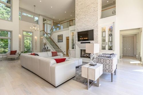 1107 Moores Mill Rd, Atlanta GA  30327-1645 exterior