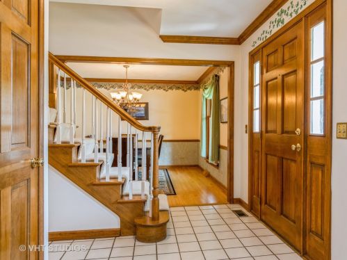 1641 Dartmouth Ct, Naperville, IL 60565-1735