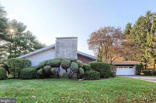1813 Cortland Rd, Harrisburg, PA 17110-3307