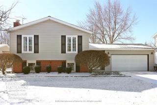 613 70th St, Oak Brook, IL 60561-4053