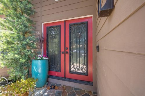 2637 Nicholas St, Simi Valley, CA 93065-1516