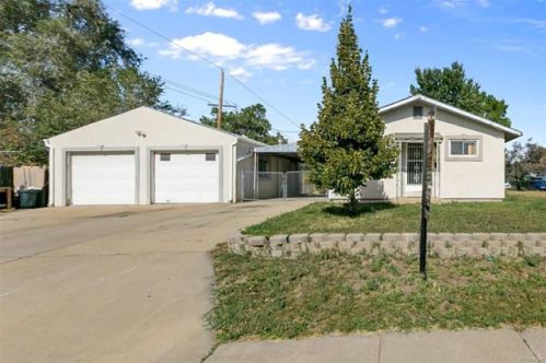 905 Macon St, Denver CO  80010-4152 exterior
