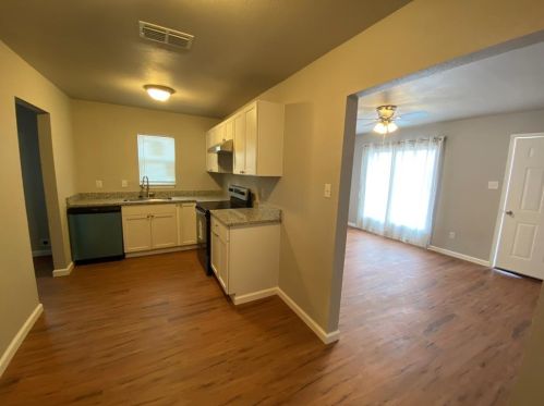 1212 Magnolia Ave, Fort Worth TX  76104-5345 exterior