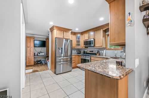 322 End Ave, Hopatcong, NJ 07843-1220