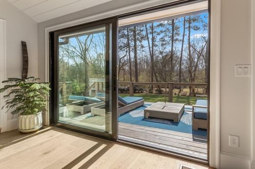 935 Landmark Dr, Atlanta GA  30342-2405 exterior