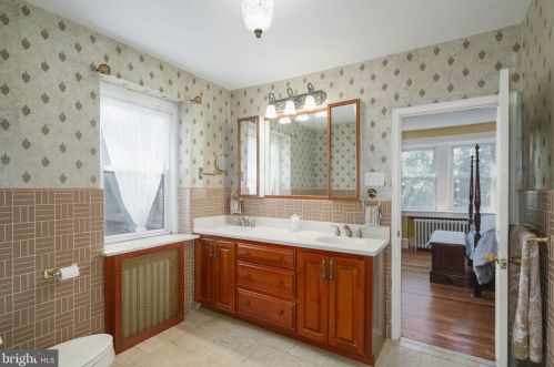 510 Kings Hwy, Haddonfield NJ 08033-2114 exterior