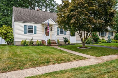 45 Lake Ave, Metuchen, NJ 08840-2654