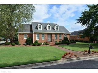 2 Point Dr, Portsmouth, VA 23703-3644