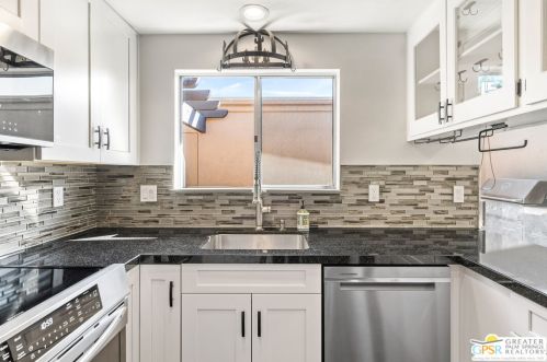 49151 Washington St, La Quinta, CA 92253-2214