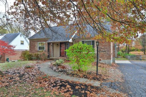 6820 Greenfield Dr, Cincinnati, OH 45224-1624