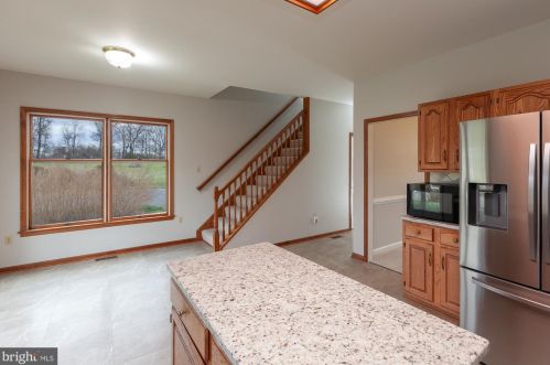 410 Wood End Ct, Charles Town WV  25414-5294 exterior