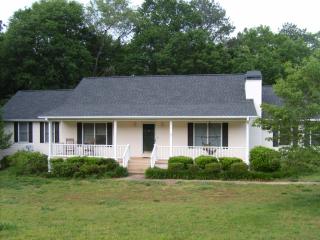 1200 Calls Creek Dr, Watkinsville, GA 30677-2569