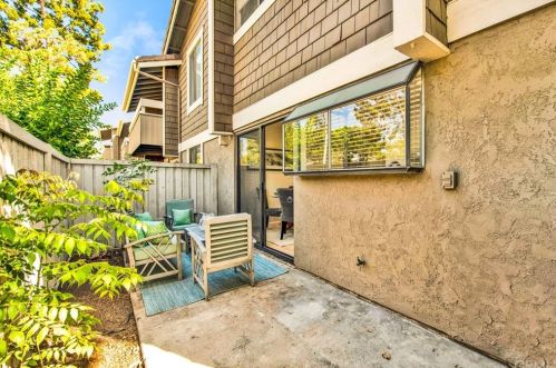 279 Streamwood, Irvine CA  92620-1944 exterior