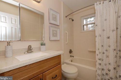 7099 Game Lord Dr, Springfield VA  22153-1312 exterior