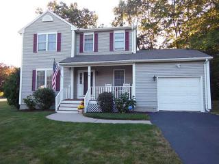 77 Remington Farm Dr, Coventry, RI 02816-8276
