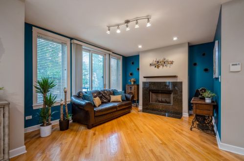 2418 Moffat St, Chicago, IL 60647-4311