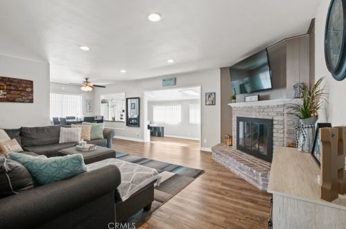 15814 Garydale Dr, Whittier, CA 90604-3520