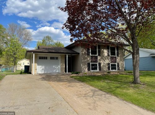 10641 Wren St, Minneapolis MN  55433-4026 exterior