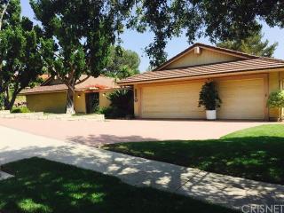 19940 Hiawatha St, Chatsworth, CA 91311-1809