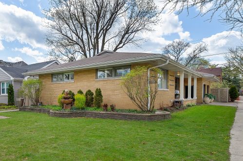 500 Ashland Ave, Burr Ridge, IL 60525