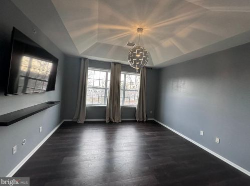 638 Timberlake Dr, Trenton NJ  08618-1473 exterior