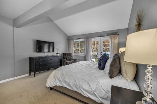 8238 Jasmine Ct, Englewood CO 80112-1033 exterior