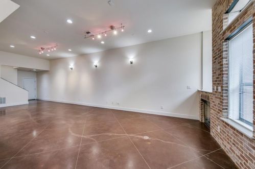 3705 Commerce St, Dallas TX  75226-1738 exterior