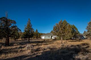 21221 Gift Rd, Bend, OR 97701-9471