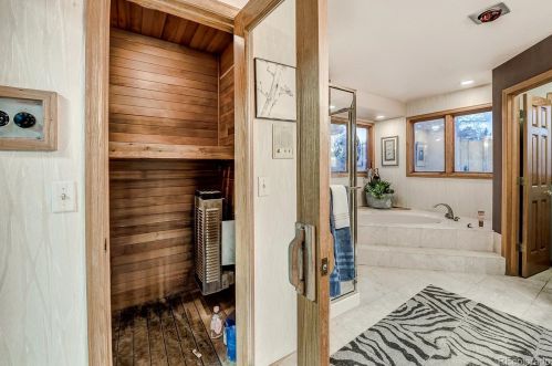 19285 Briarwood Dr, Aurora CO 80016-2132 exterior