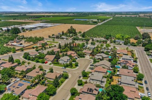 229 Kristen Way, Ripon, CA 95366-9307