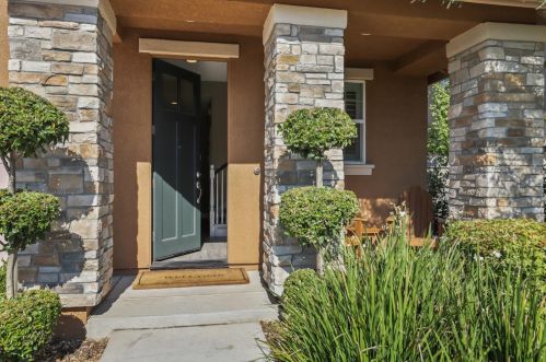 3755 Bethpage St, Turlock, CA 95382-9402