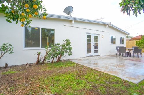 1513 Raymar St, Santa Ana CA  92703-4616 exterior
