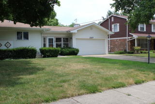 227 Kenmore Ave, Bannockburn, IL 60015-4744