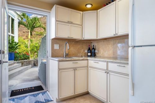 1530 Ainakoa Ave, Honolulu HI  96821-1114 exterior