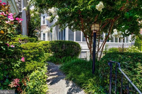 225 Gravers Ln, Philadelphia PA 19118-2802 exterior