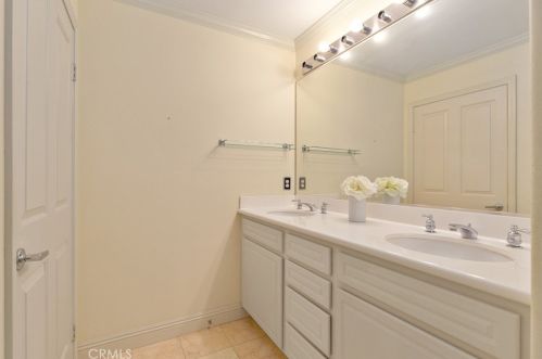 3305 Ladrillo Aisle, Irvine CA  92606-0821 exterior