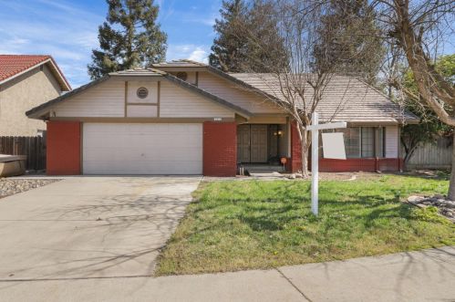 4024 St George Pl, Turlock, CA 95382-9597